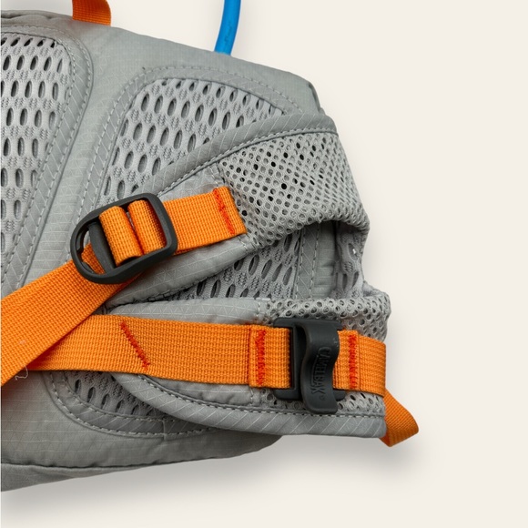 CamelBak Tahoe LR - silver/orange popsicle fanny pack - Picture 9 of 11